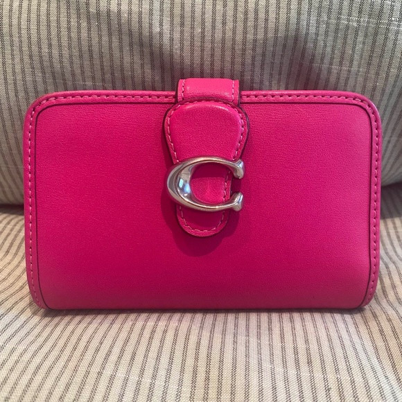 Coach Tabby Medium Wallet in Dragonfruit - Sold Out! - Picture 1 of 10